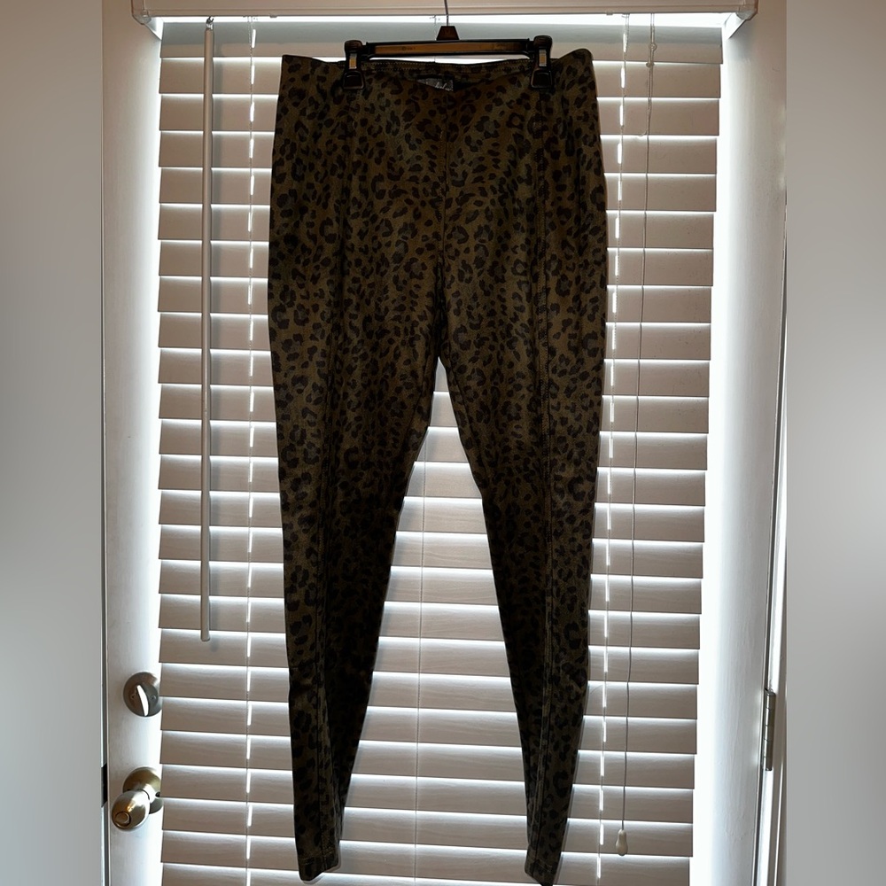Wonderly Size M Green/Olive and Black Leopard Polyester Skinny Pants